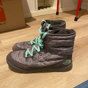 North face down filled winter boots